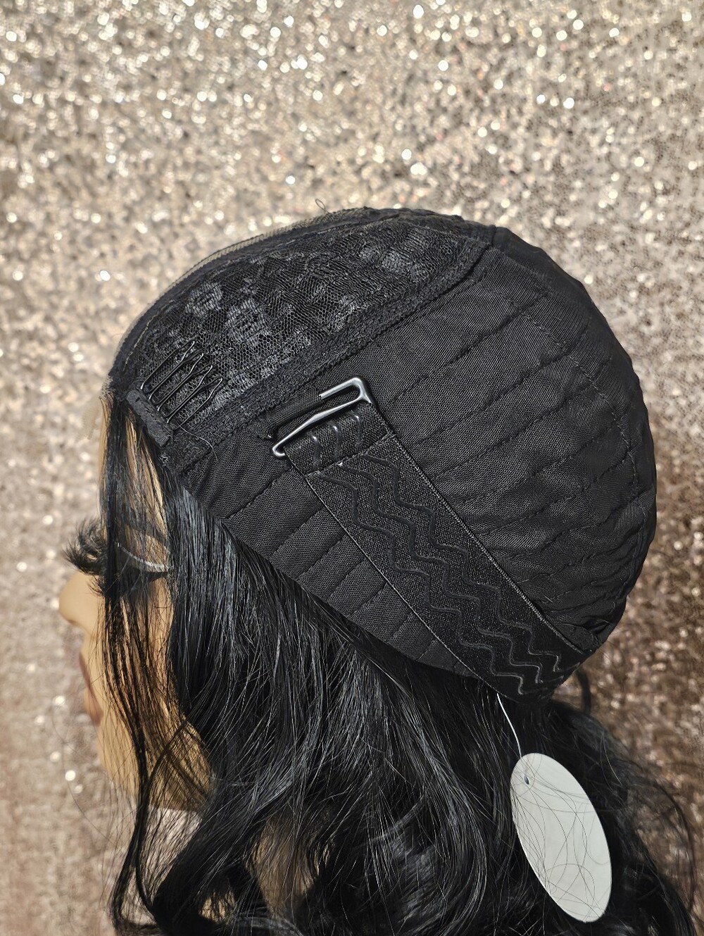 Wig - Picture 5 of 6